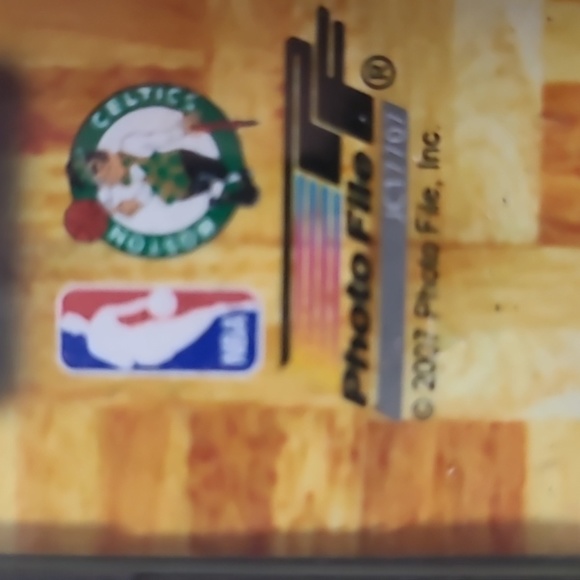 Framed 8"×10" Boston Celtics photo w/ authenticity seal - Picture 7 of 7